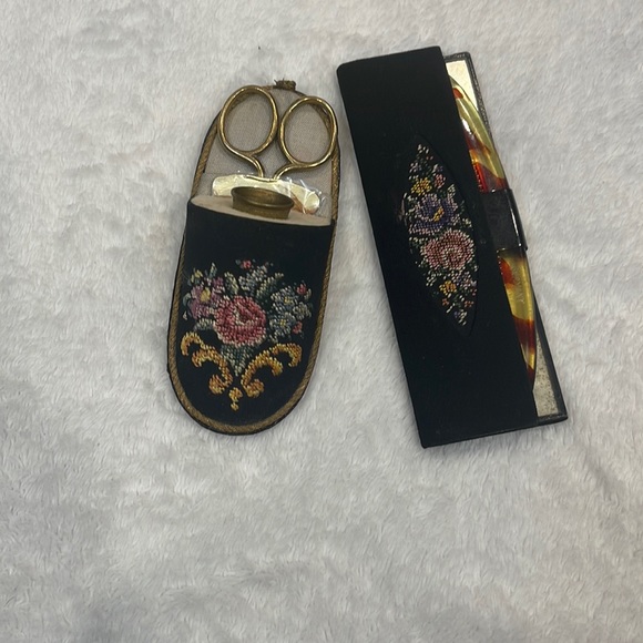 Vintage Western German Embroidered Comb Mirror Case and Small Sewing Kit - Picture 1 of 12